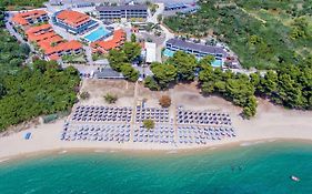 Lagomandra Beach Hotel